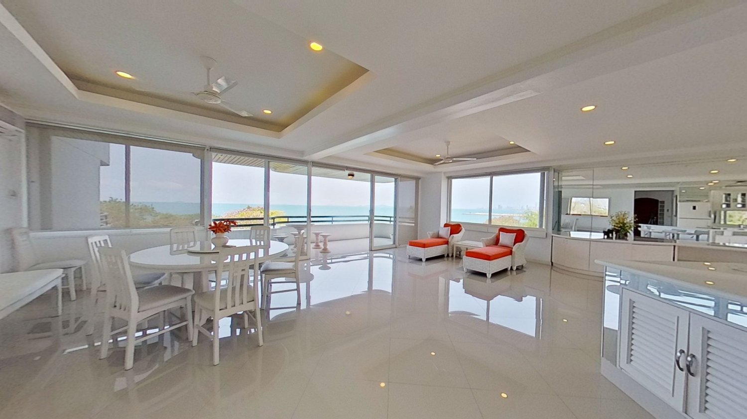 2 bedrooms Condo in Pattaya, Thailand No. 64928