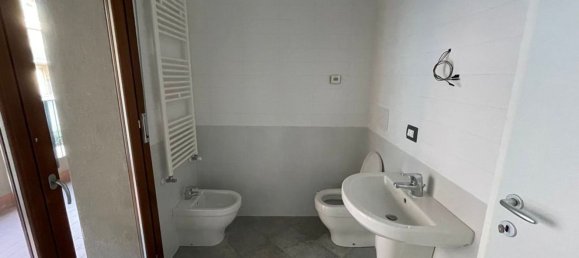 3غرفة شقة في Milan, Italy رقم 246009 16