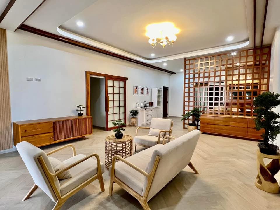 4 bedrooms House in Pattaya, Thailand No. 27412