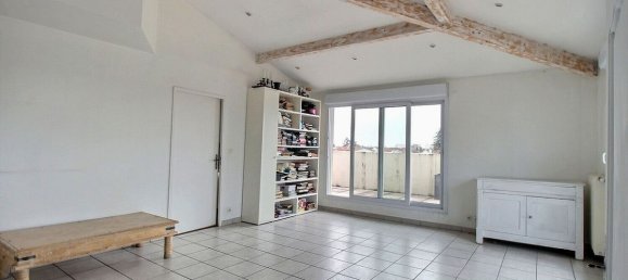 2 bedrooms Apartment in Meyzieu, France No. 339291 2