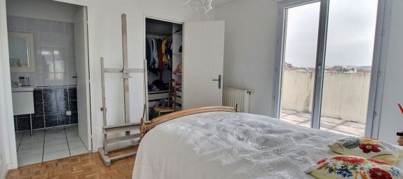 2 bedrooms Apartment in Meyzieu, France No. 339291 5