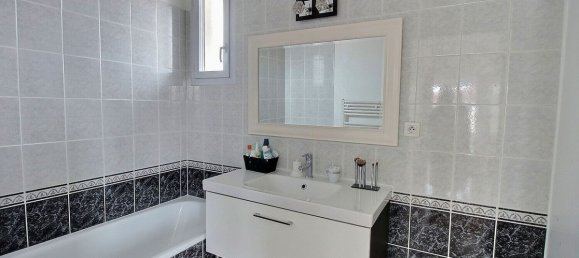 2 bedrooms Apartment in Meyzieu, France No. 339291 7