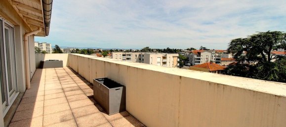 2 bedrooms Apartment in Meyzieu, France No. 339291 8