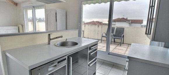 2 bedrooms Apartment in Meyzieu, France No. 339291 4