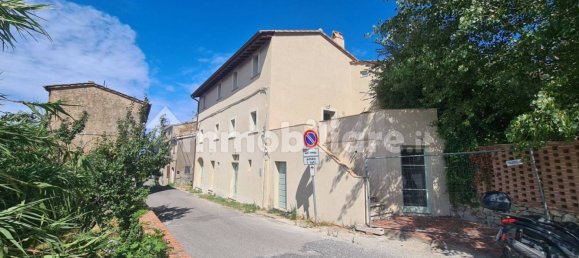 5 bedrooms House in Santa Luce, Italy No. 269093 7