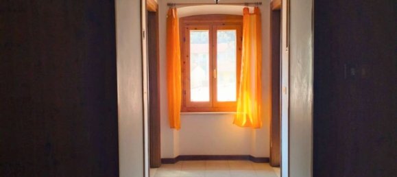 Дом с 7 комнатами в Арроне, Италия № 116148 10