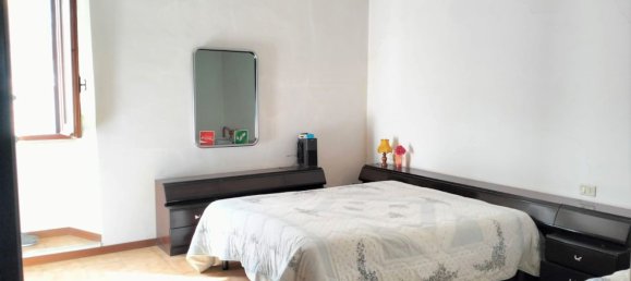 Дом с 7 комнатами в Арроне, Италия № 116148 2