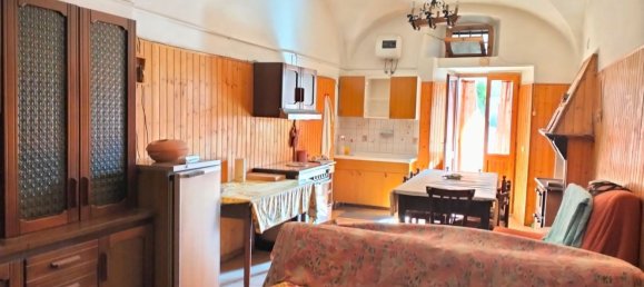 Дом с 7 комнатами в Арроне, Италия № 116148 9