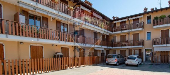1 bedroom Apartment in Iseo, Italy No. 270503 2