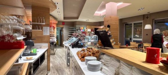 2 rooms Commercial property in Trentino-Alto Adige, Italy No. 52687 4