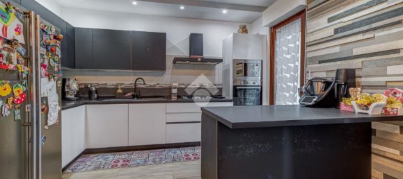 Квартира с 4 комнатами в Чивитавеккья, Италия № 221862 10