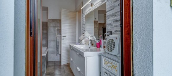 Квартира с 4 комнатами в Чивитавеккья, Италия № 221862 55