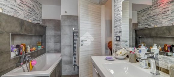 Квартира с 4 комнатами в Чивитавеккья, Италия № 221862 94