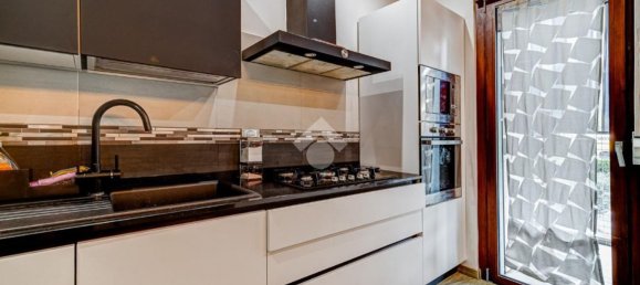 Квартира с 4 комнатами в Чивитавеккья, Италия № 221862 37