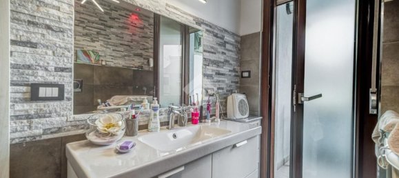 Квартира с 4 комнатами в Чивитавеккья, Италия № 221862 49