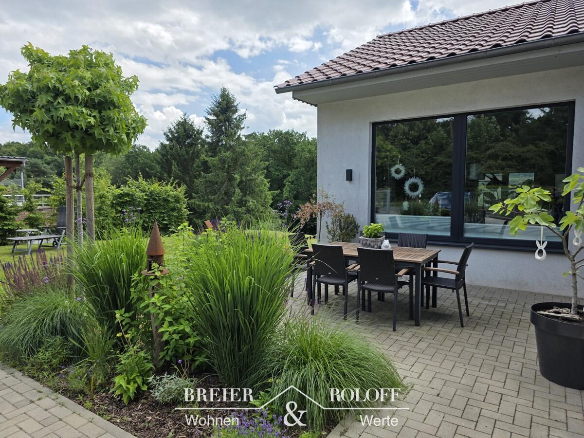 Дом с 7 комнатами в Шаумбург, Германия № 268099