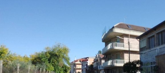 6 bedrooms Apartment in San Paolo di Civitate, Italy No. 341073 2