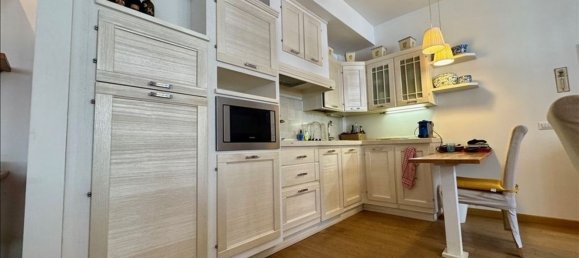 4 rooms Apartment in Florence, Italy No. 269416 7