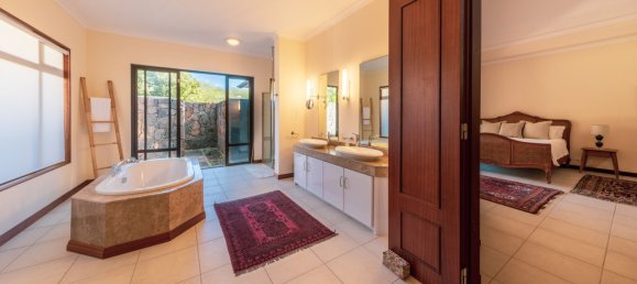 5 bedrooms Villa in Tamarin, Mauritius No. 177 12