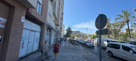 Apartamento de 3 dormitorios en Cádiz, Spain No. 141084 33