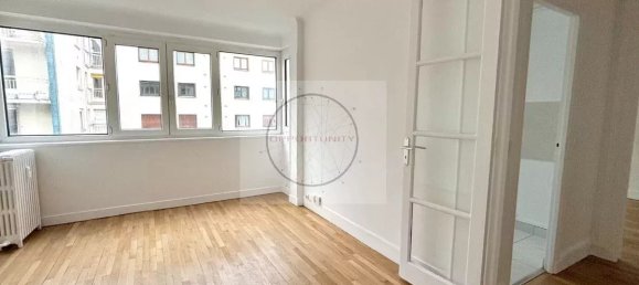 2 bedrooms Apartment in Paris, France No. 178266 3