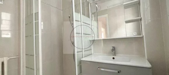 2 bedrooms Apartment in Paris, France No. 178266 10