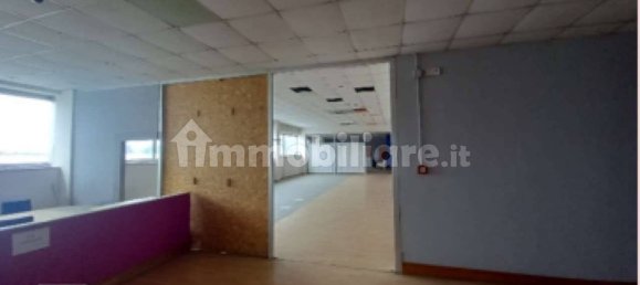 185m² Commercial property in Marcianise, Italy No. 315754 3