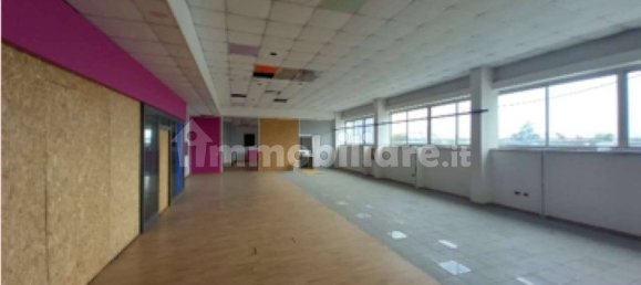 185m² Commercial property in Marcianise, Italy No. 315754 4