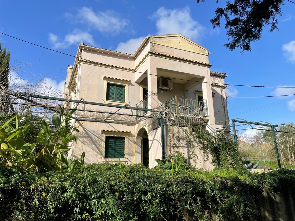 268 m² сasa en venta en Corfu, Central Corfu and Diapontian Islands, Corfu, Ionian Islands, Peloponnese, Western Greece and the Ionian, Greece № 93870