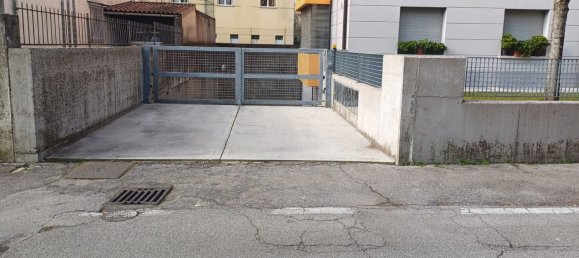 5 bedrooms Apartment in Pordenone, Italy No. 377429 4