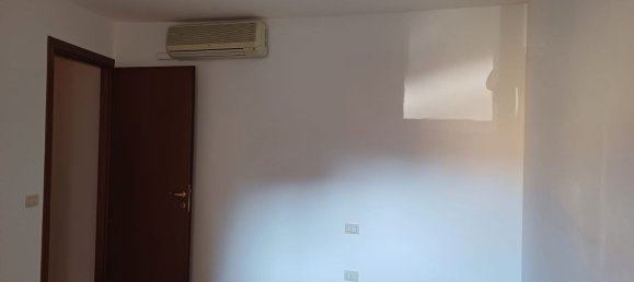 5 bedrooms Apartment in Pordenone, Italy No. 377429 6