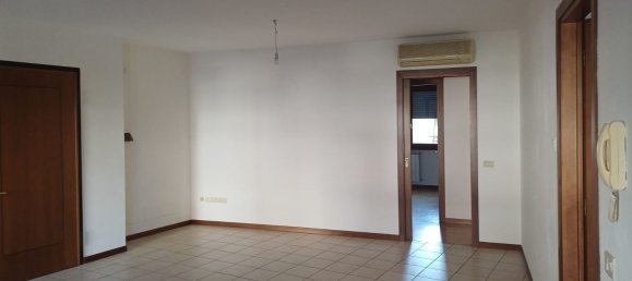 5 bedrooms Apartment in Pordenone, Italy No. 377429 3