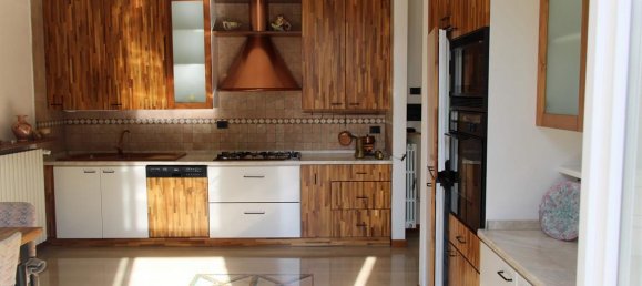 Villa de 5 dormitorios en Bulciago, Italy No. 260368 3