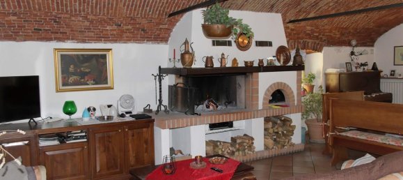 Villa de 5 dormitorios en Bulciago, Italy No. 260368 10