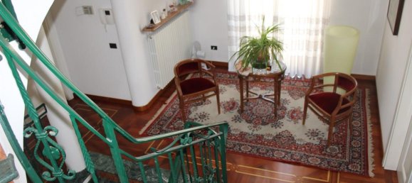 Villa de 5 dormitorios en Bulciago, Italy No. 260368 7