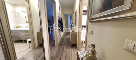 Apartamento de 2 dormitorios en Rho, Italy No. 352156 13