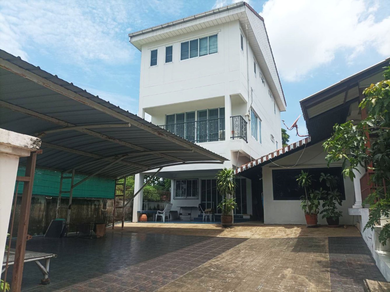 Дом с 9 спальнями в Ратхум Тхани, Таиланд № 69532