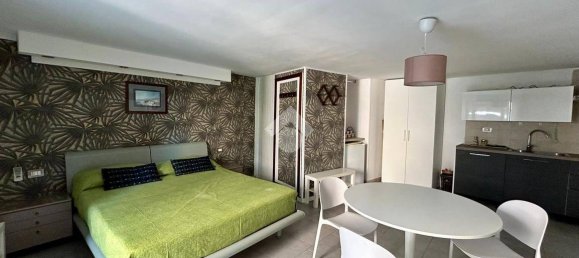 1 bedroom Apartment in Naples, Italy No. 337726 4