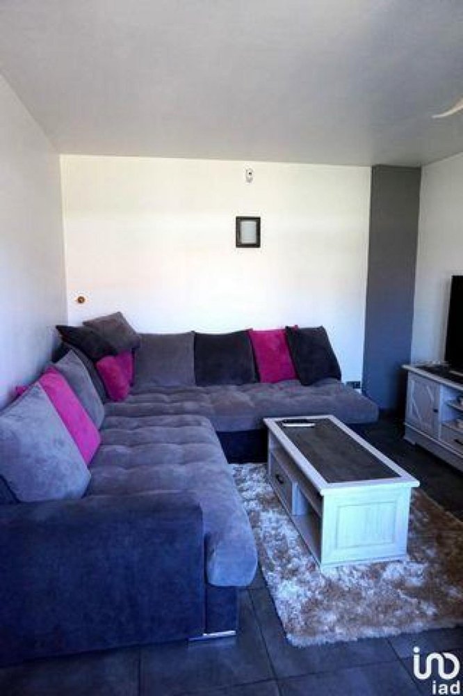 شقة 2 غرف نوم  في Firminy, France رقم 32973