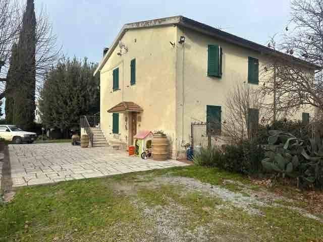 11 rooms House in Manciano, Italy No. 32373