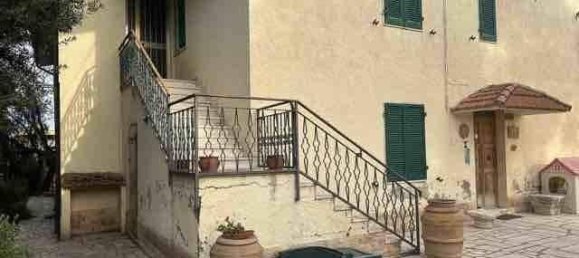 11 rooms House in Manciano, Italy No. 32373 2