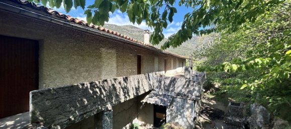 5 bedrooms House in Gard, France No. 336011 3