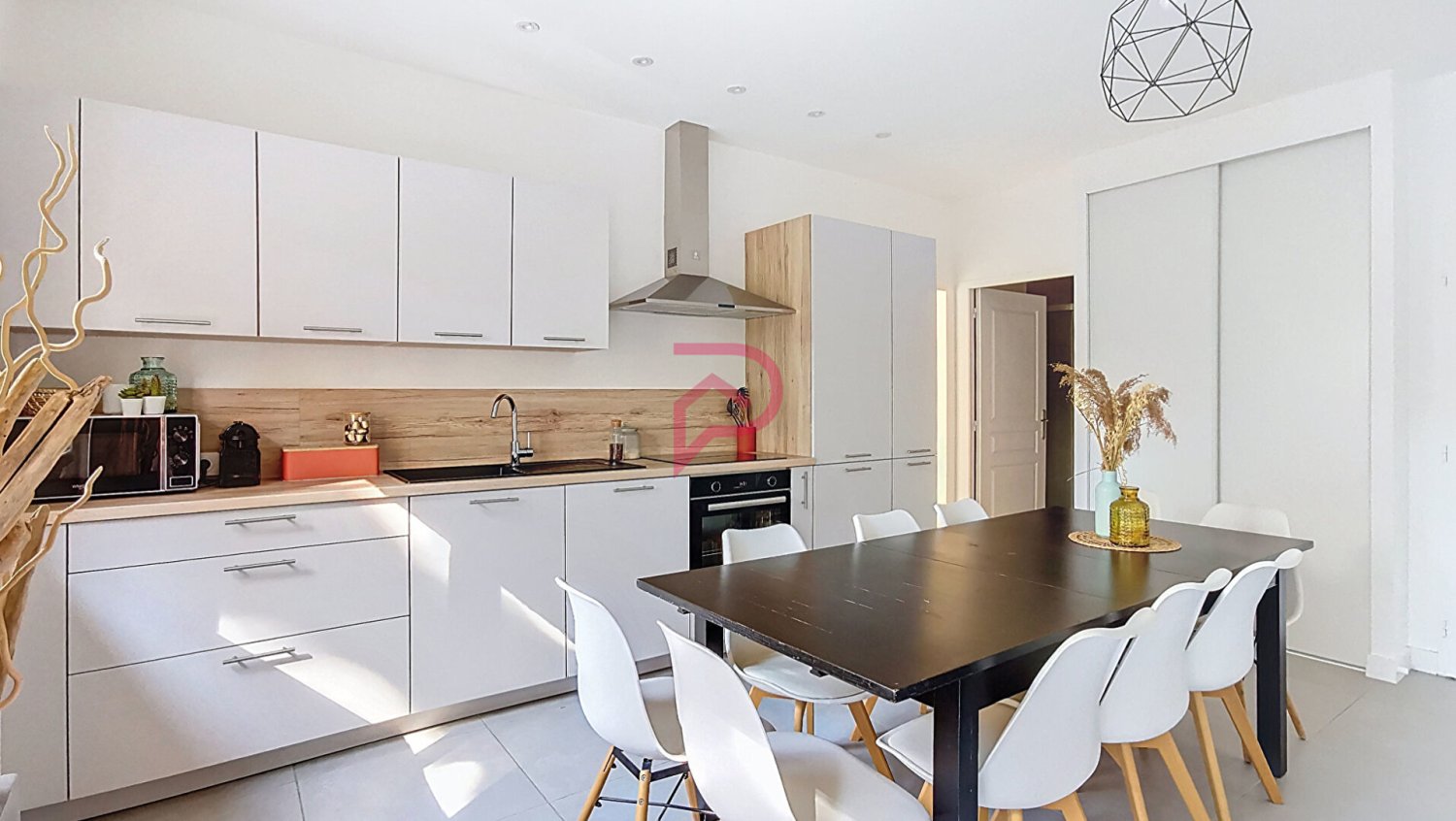 4 bedrooms House in Brindas, France No. 244404