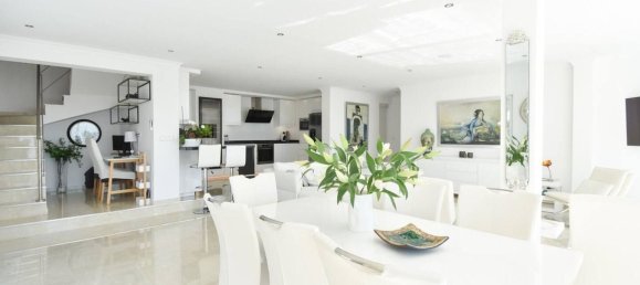 4 bedrooms Villa in Fuengirola, Spain No. 45550 7