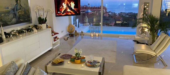 4 bedrooms Villa in Fuengirola, Spain No. 45550 4