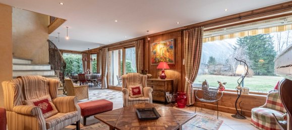 6 bedrooms Commercial property in Chamonix-Mont-Blanc, France No. 322 3