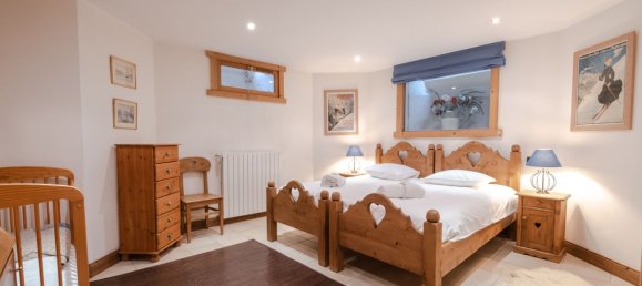 6 bedrooms Commercial property in Chamonix-Mont-Blanc, France No. 322 22