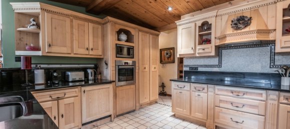 6 bedrooms Commercial property in Chamonix-Mont-Blanc, France No. 322 9