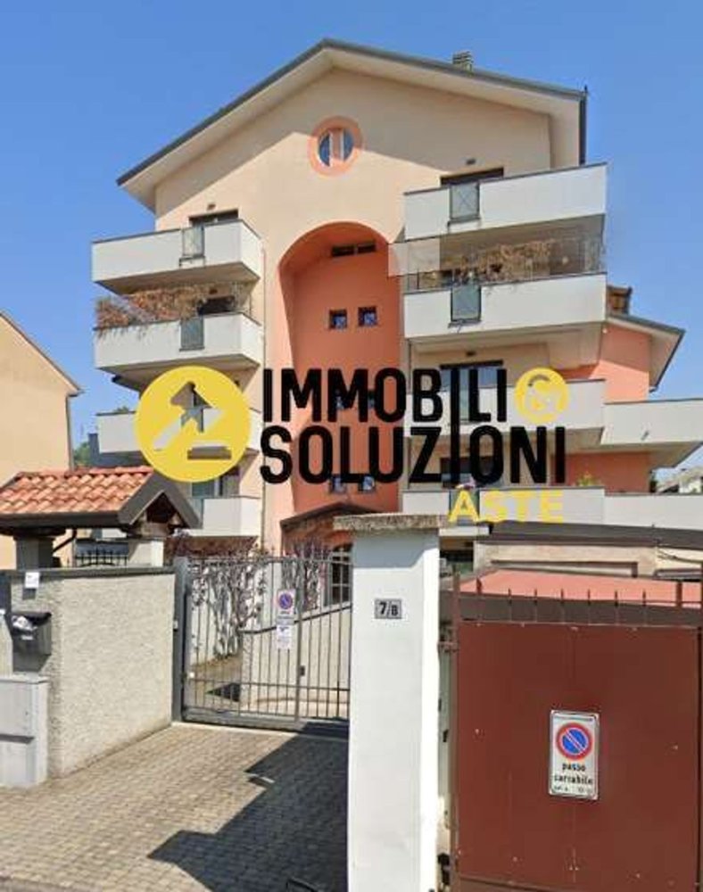 3 rooms Apartment in Abbiategrasso, Italy No. 2536