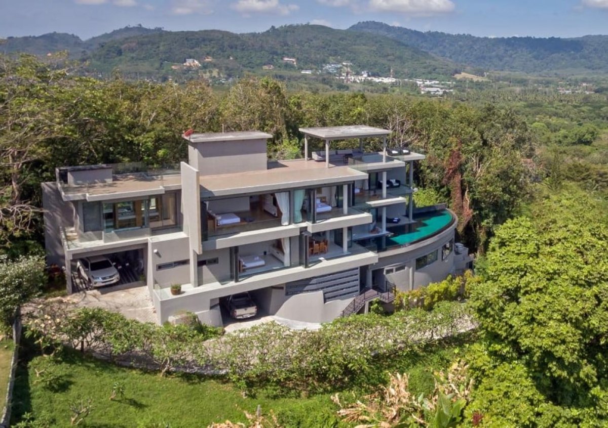 5 bedrooms Villa in Phuket, Thailand No. 5919